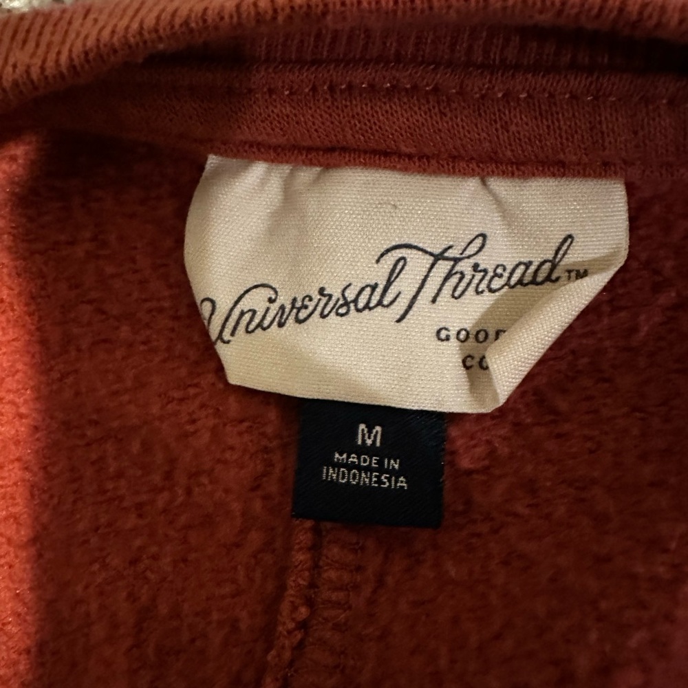 Rose Universal Thread Crewneck - Picture 3 of 3